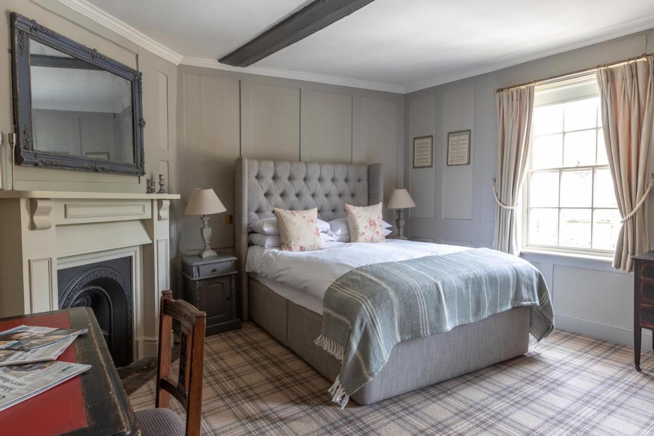 Отель The Running Horses Mickleham Экстерьер фото