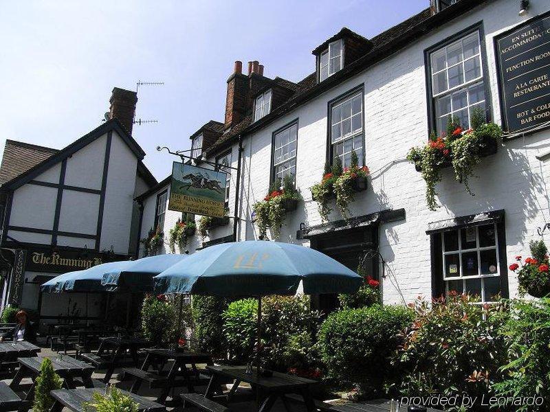 Отель The Running Horses Mickleham Экстерьер фото